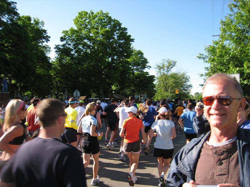 DexterA2 300.jpg - The Ann Arbor Track Club (AATC) hosts the annual Dexter to Ann Arbor Half Marathon run. These photos are the 2009 run.